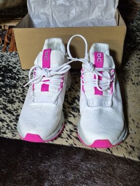 Women's OC Cloudnova Running Sneakers White with Pink Accents